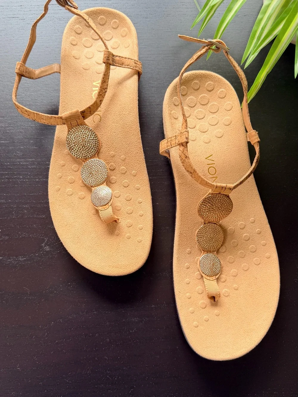 NEW Vionic Gold Tan Beaded T-Strap Sandals